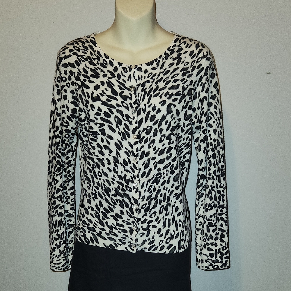 Criss Cross Black and White Leopard Print Cardigan with Buttons, size Large